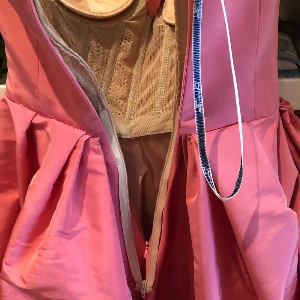 Oscar De La Renta Perfect Pink Sweetheart Strapless Silk Dress, Size 8 or 6 - Picture 14 of 14